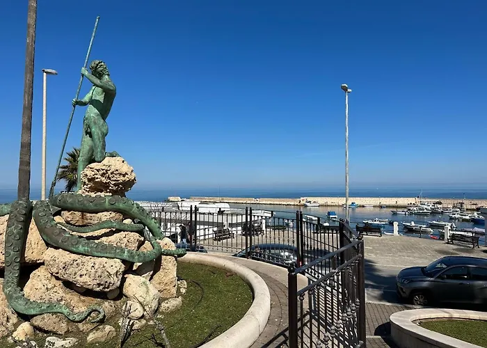 Antonia Sul Mare Con Piscina Torre A Mare * בארי