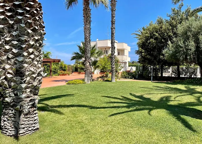 Antonia Sul Mare Con Piscina Torre A Mare * בארי