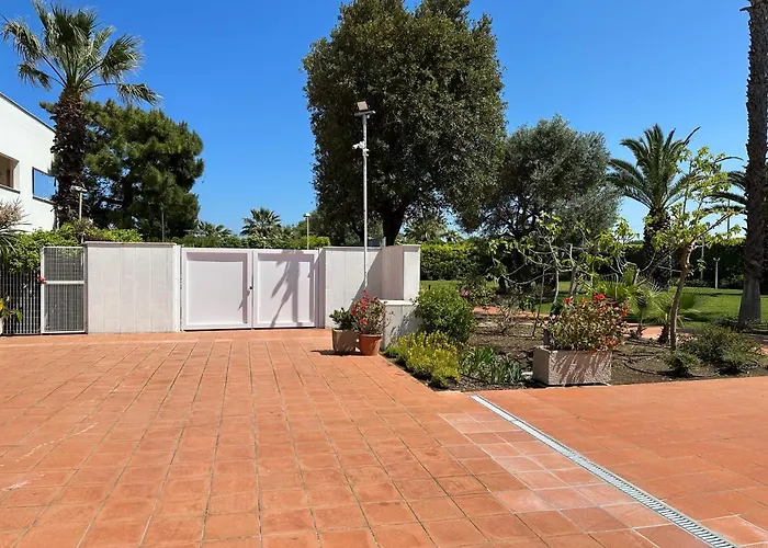 Antonia Sul Mare Con Piscina Torre A Mare בארי